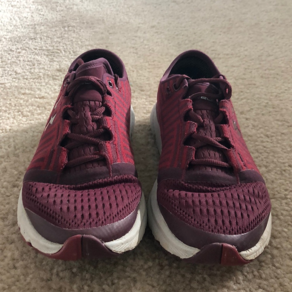 Under Armour Sneakers